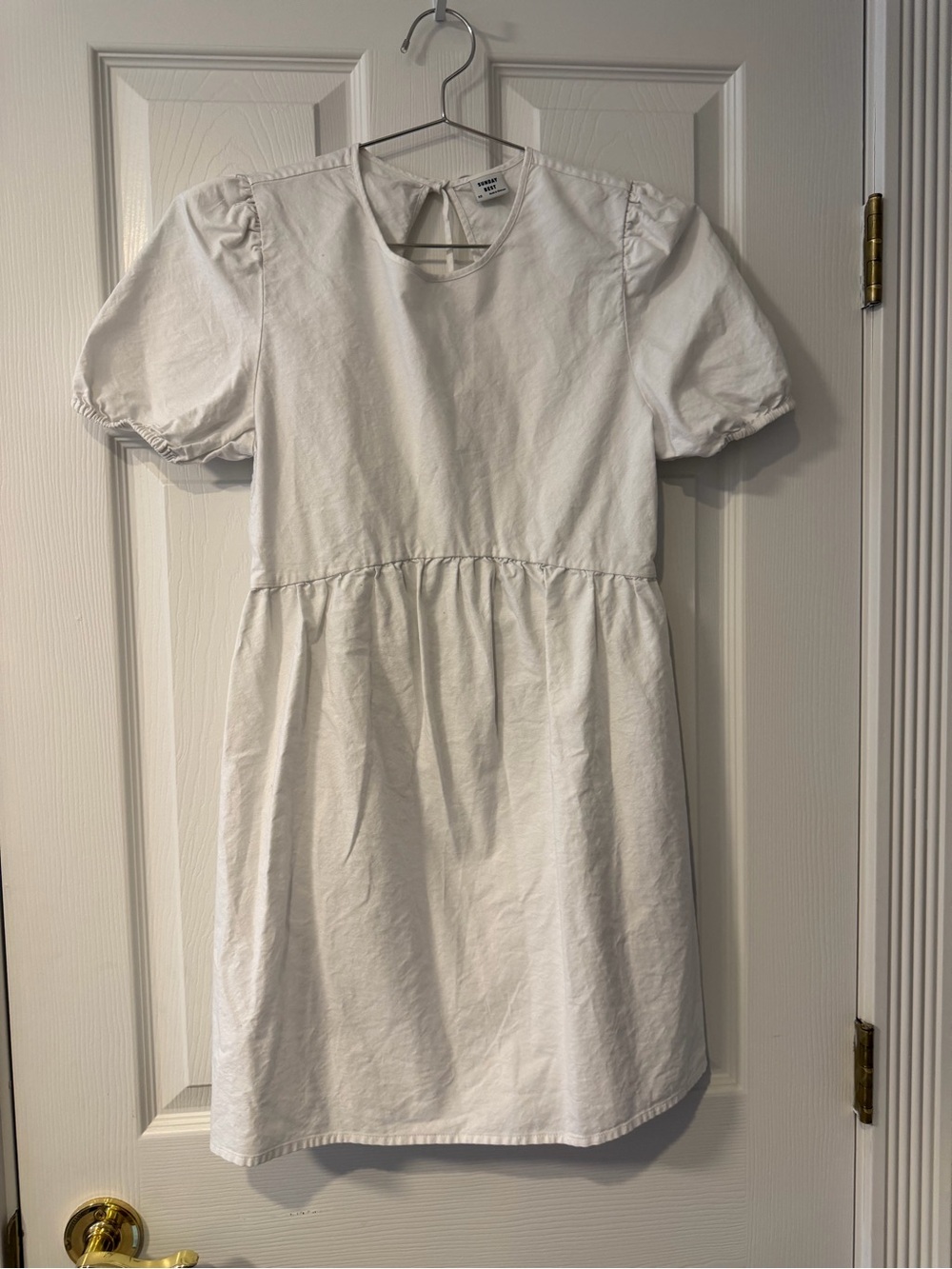 Sunday Best White Puff-Sleeve Casual Dress